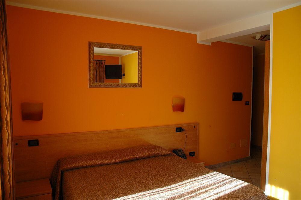 Hotel&Restaurant Armanac De Toubie Arnad Luaran gambar