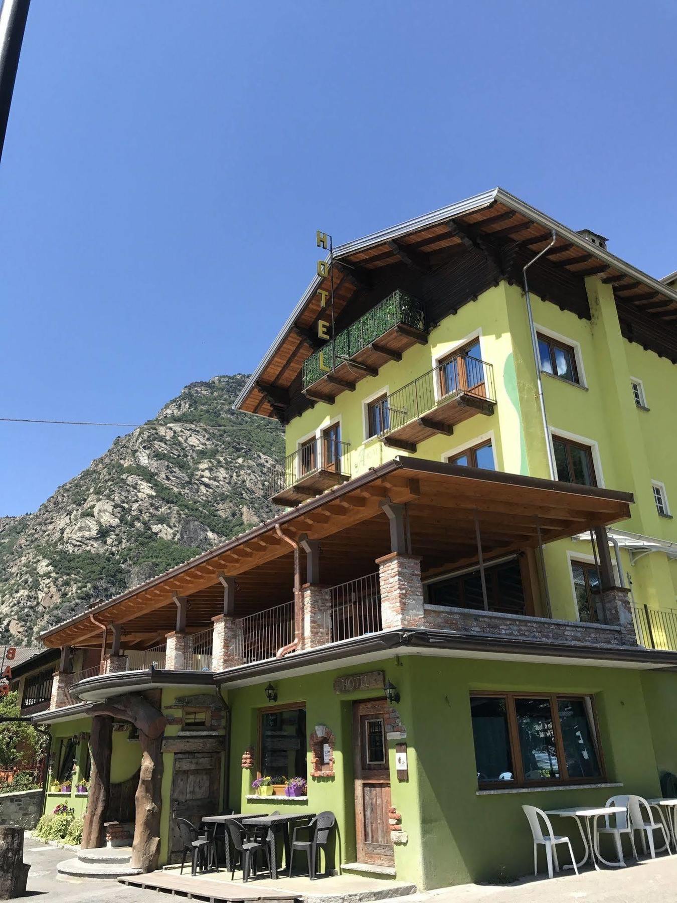 Hotel&Restaurant Armanac De Toubie Arnad Luaran gambar